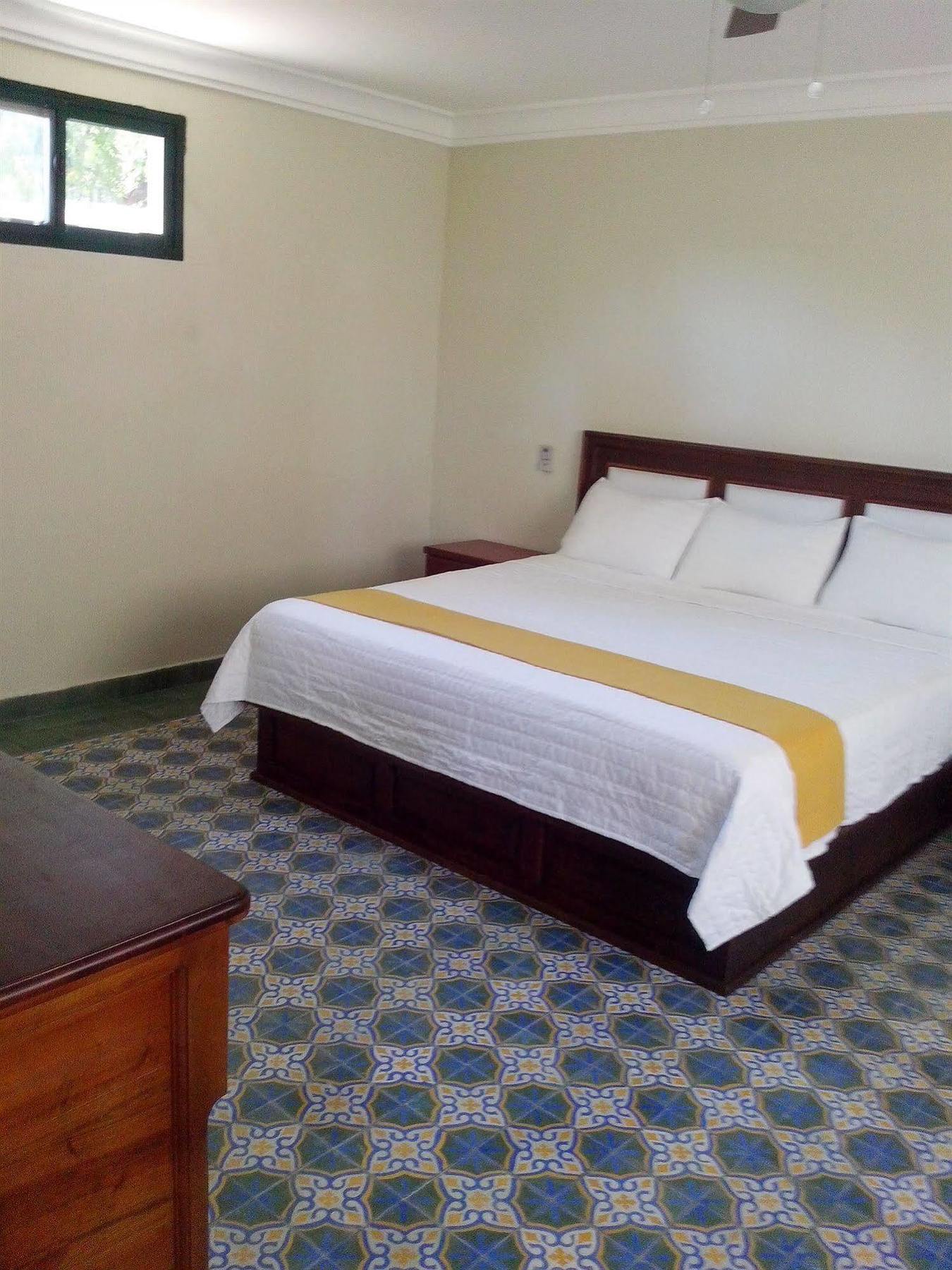 Hotel La Cretonne Les Cayes Exterior photo